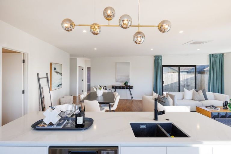 Photo of property in 18 Silkwood Place, Fitzherbert, Palmerston North, 4410