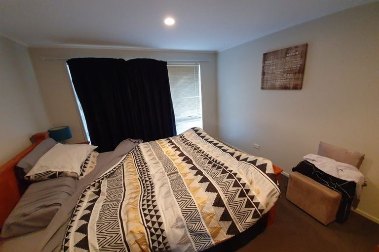 Photo of property in 13 Dovey Place, Massey, Auckland, 0614