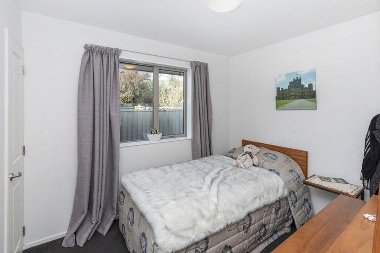 Photo of property in 2/36 Tuckers Road, Redwood, Christchurch, 8051
