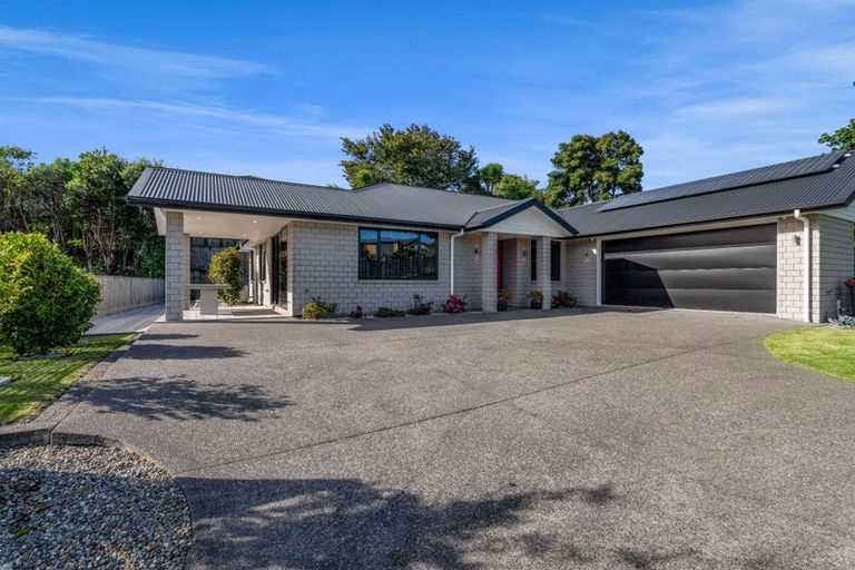 Photo of property in 2 Frederick Place, Whalers Gate, New Plymouth, 4310
