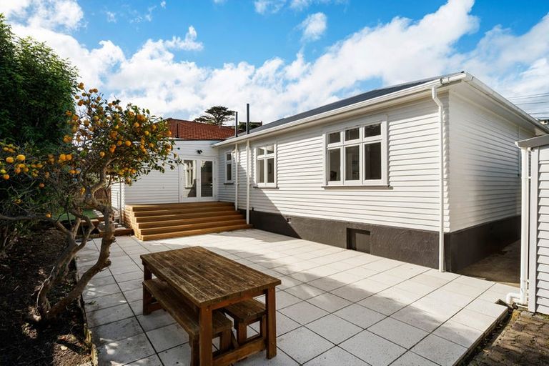 Photo of property in 6 Bentinck Avenue, Strathmore Park, Wellington, 6022