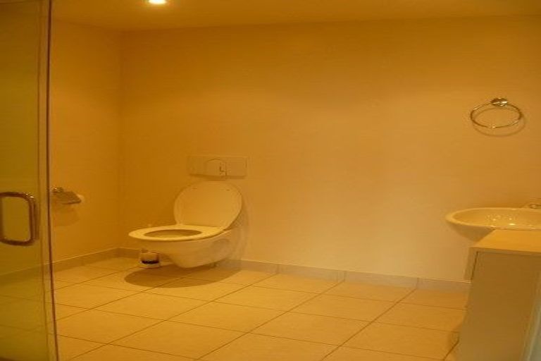 Photo of property in 11/80u Salamanca Road, Kelburn, Wellington, 6012