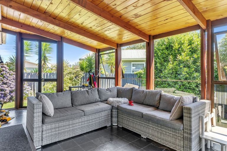 Photo of property in 10 Tawari Street, Inglewood, 4330