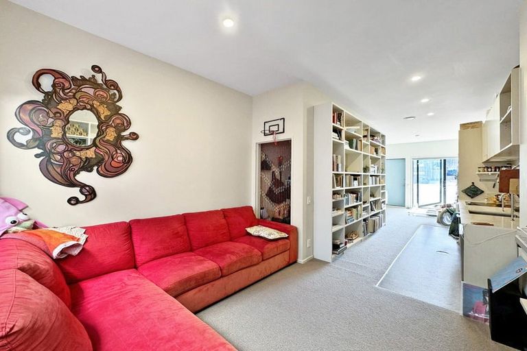 Photo of property in Aniva Terrace, 12 Arney Street, Newtown, Wellington, 6021