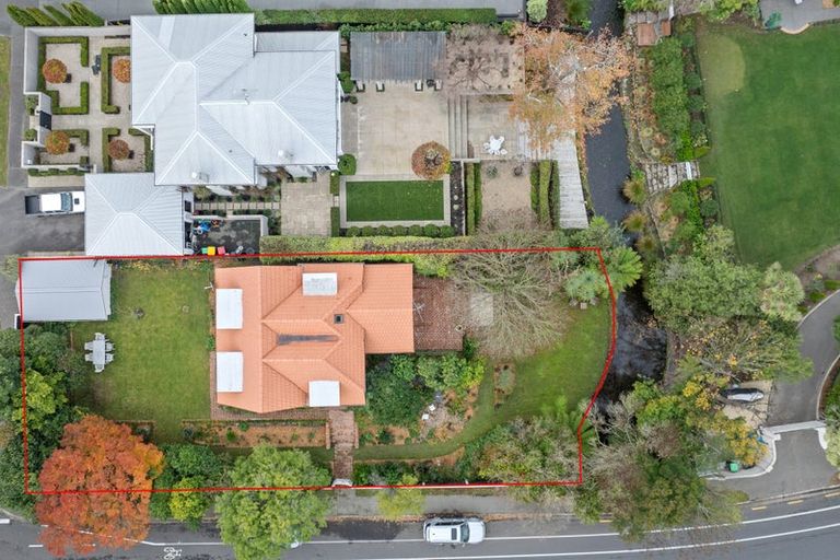 Photo of property in 2 Royds Street, Fendalton, Christchurch, 8014