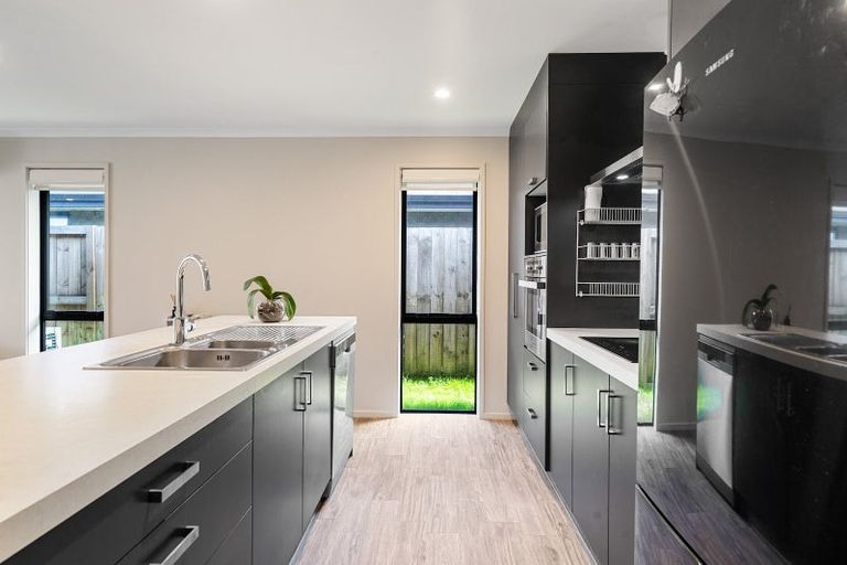 Photo of property in 36 Komata Crescent, Papamoa Beach, Papamoa, 3118