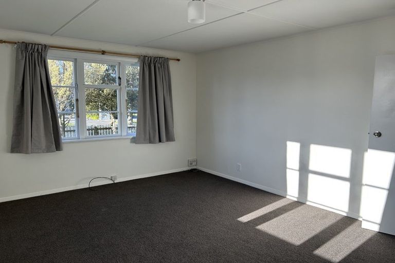 Photo of property in 21 Bateman Avenue, Bryndwr, Christchurch, 8053