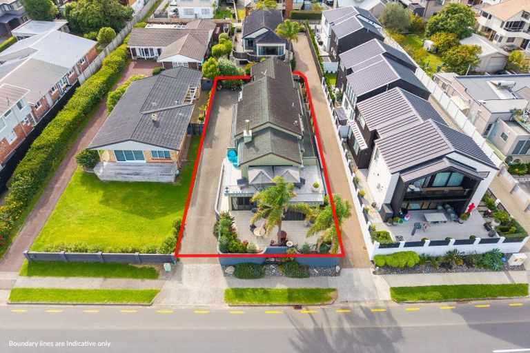 Photo of property in 14 The Parade, Bucklands Beach, Auckland, 2012