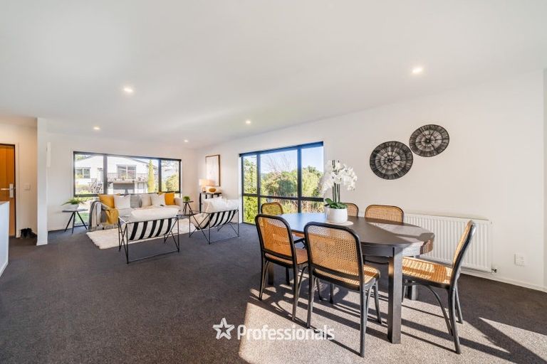 Photo of property in 6 Castle Crescent, Stokes Valley, Lower Hutt, 5019