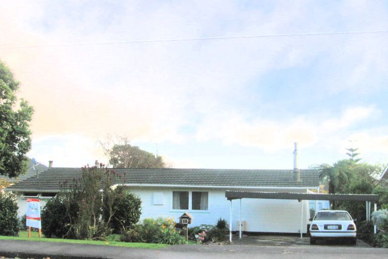Photo of property in 8 Matenga Street, Waikanae, 5036