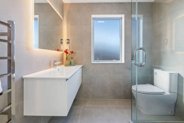 Photo of property in 7b Maroubra Place, Botany Downs, Auckland, 2010