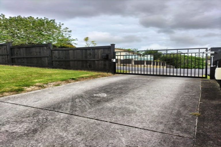 Photo of property in 43 Redwood Drive, Massey, Auckland, 0614