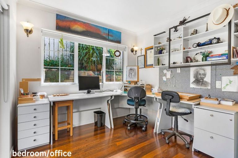 Photo of property in 74 Travis View Drive, Fairview Heights, Auckland, 0632