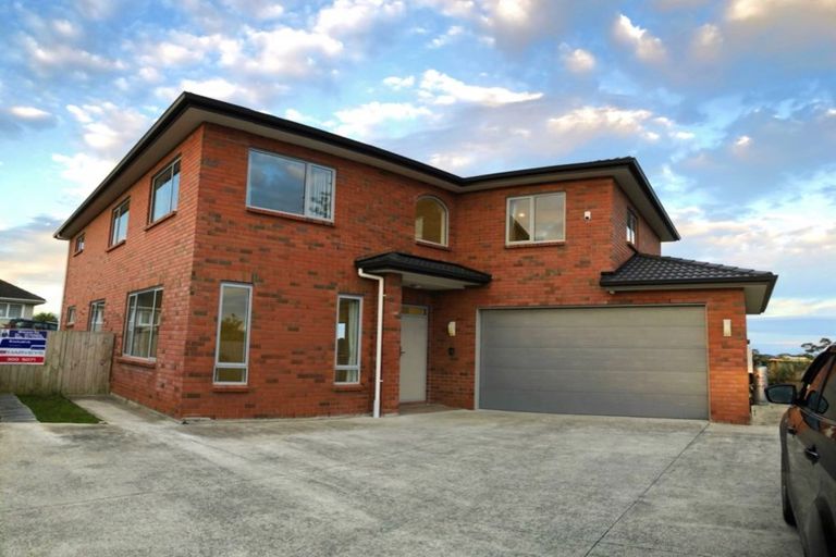 Photo of property in 116c Royal Road, Massey, Auckland, 0614
