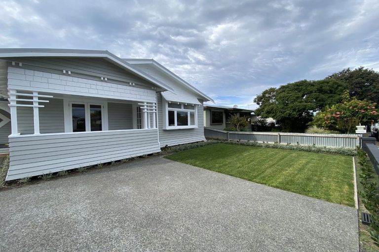 Photo of property in 1 Roach Street, Marewa, Napier, 4110