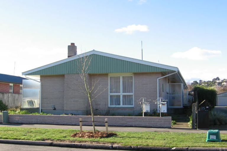Photo of property in 23 Landsdowne Terrace, Cashmere, Christchurch, 8022