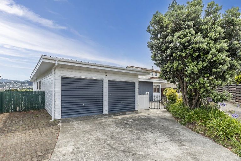 Photo of property in 17 Madison Place, Miramar, Wellington, 6022