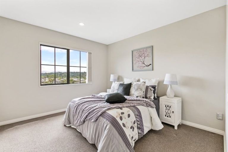 Photo of property in 99 Laurel Oak Drive, Schnapper Rock, Auckland, 0632