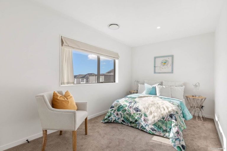 Photo of property in 10 Roa Avenue, Hobsonville, Auckland, 0616