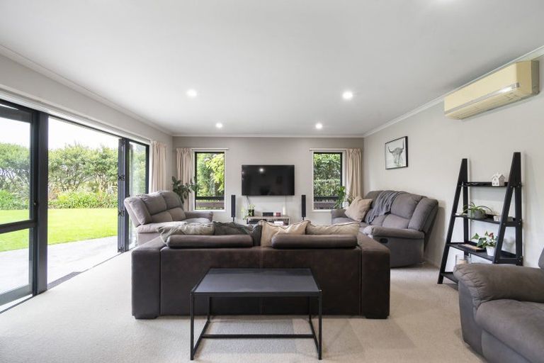 Photo of property in 39 County Heights Drive, Aokautere, Palmerston North, 4471