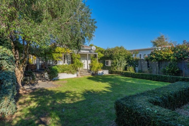 Photo of property in 41 Golf Road, Paraparaumu Beach, Paraparaumu, 5032