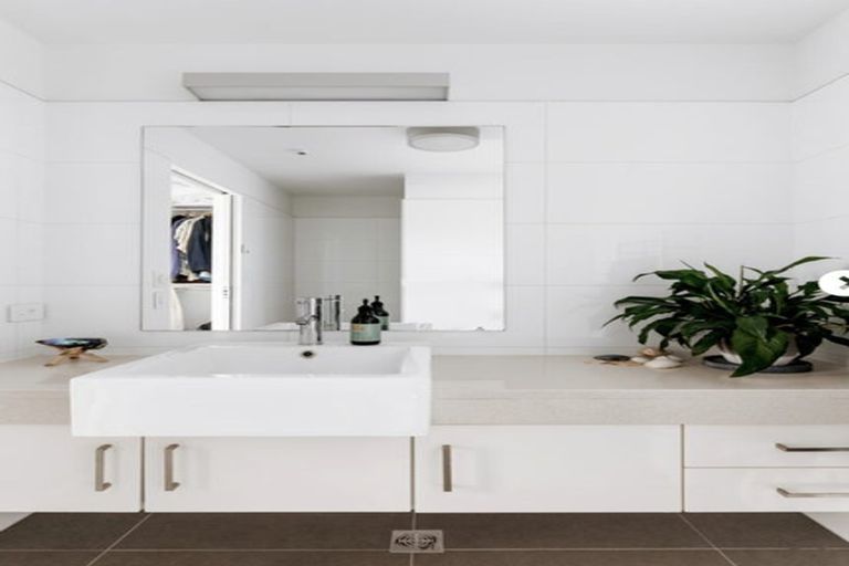 Photo of property in 7/48 Marine Parade, Mount Maunganui, 3116