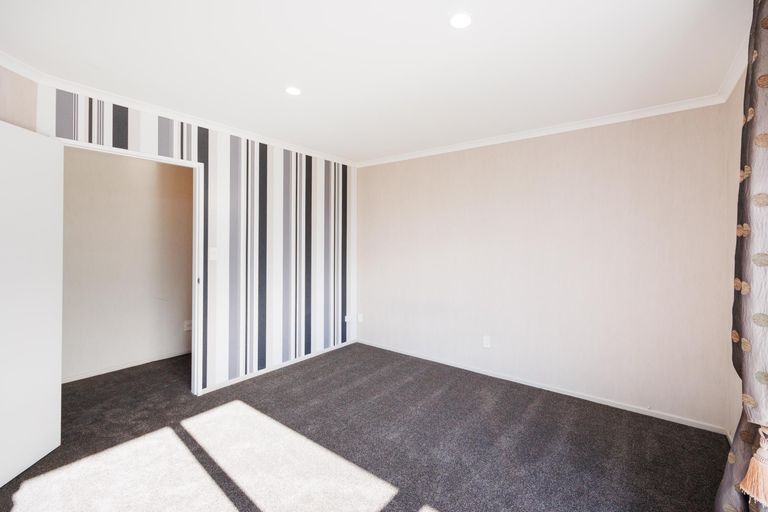 Photo of property in 20 Johnstone Drive, Fitzherbert, Palmerston North, 4410