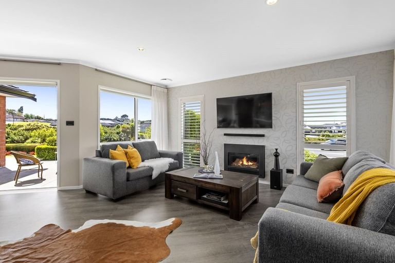 Photo of property in 83 Pohutukawa Parade, Riverhead, 0820