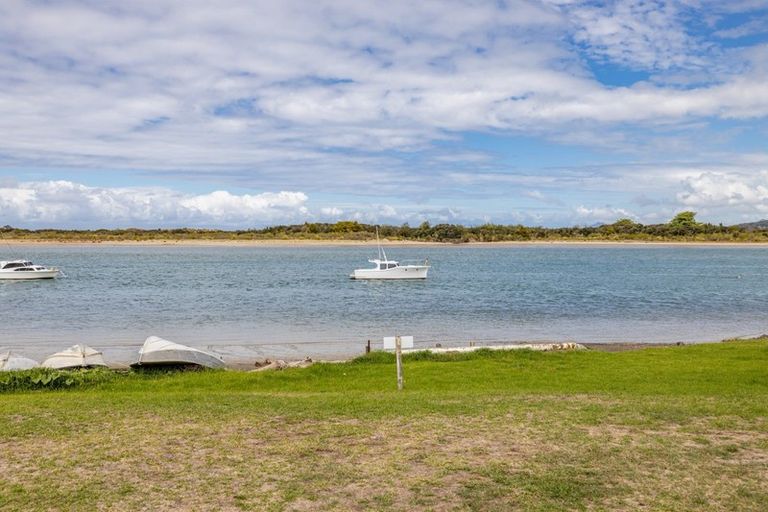 Photo of property in 1 Ewen Street, Ngunguru, Whangarei, 0173