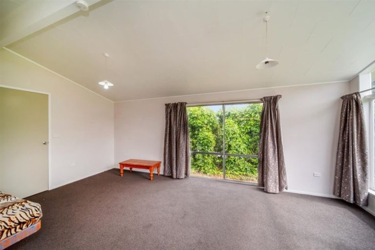 Photo of property in 21 Manawapou Road, Hawera, 4610