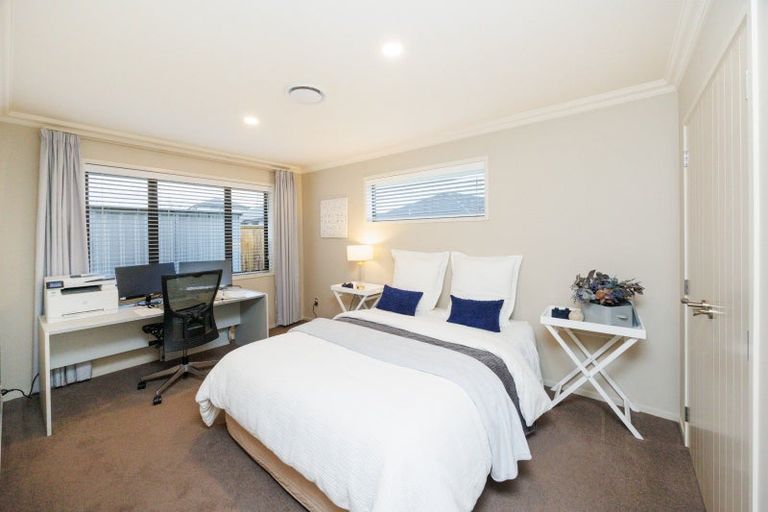 Photo of property in 172 Pacific Drive, Fitzherbert, Palmerston North, 4410