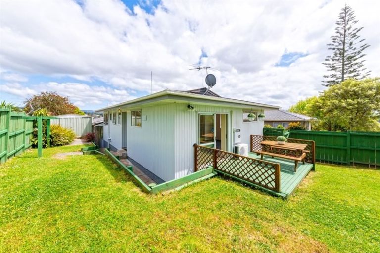 Photo of property in 1/15 Seabar Place, Glen Eden, Auckland, 0602