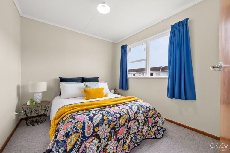 Photo of property in Oberon Flats, 48a Merton Street, Trentham, Upper Hutt, 5018