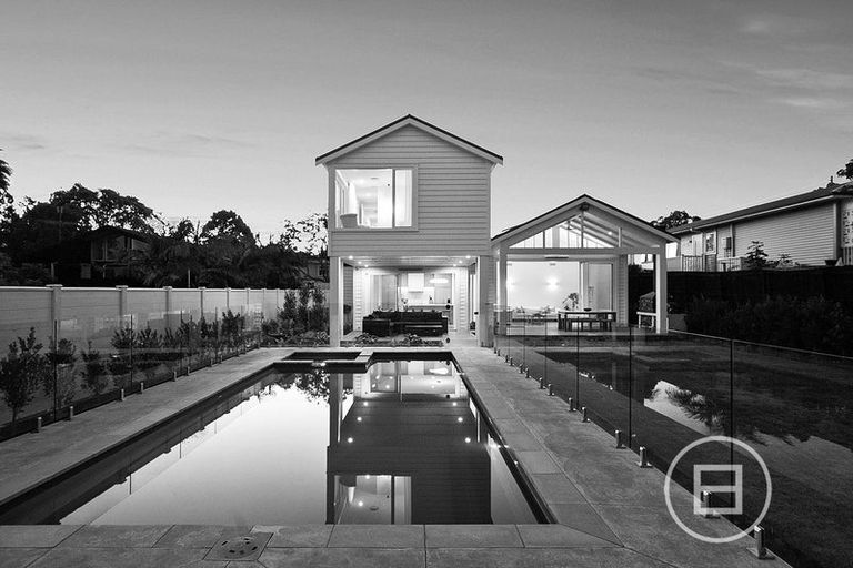 Photo of property in 15 Church Street, Northcote Point, Auckland, 0627