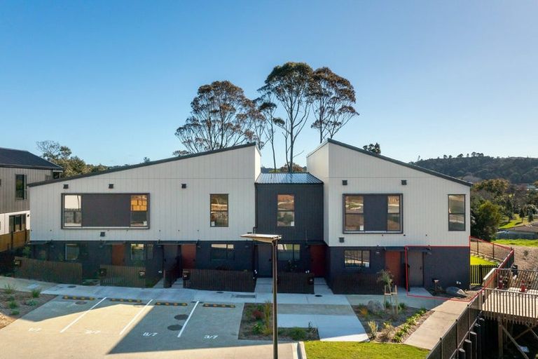 Photo of property in 3/7 Parapara Place, Albany, 0632