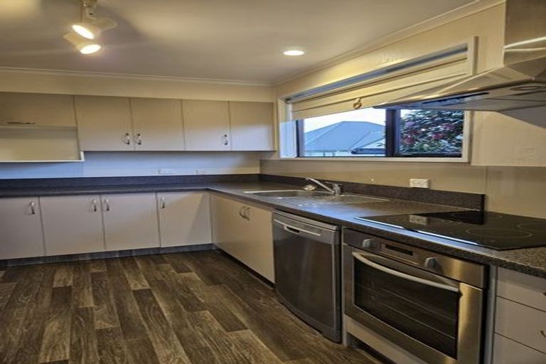 Photo of property in 1/93 Avenue Road, West End, Timaru, 7910