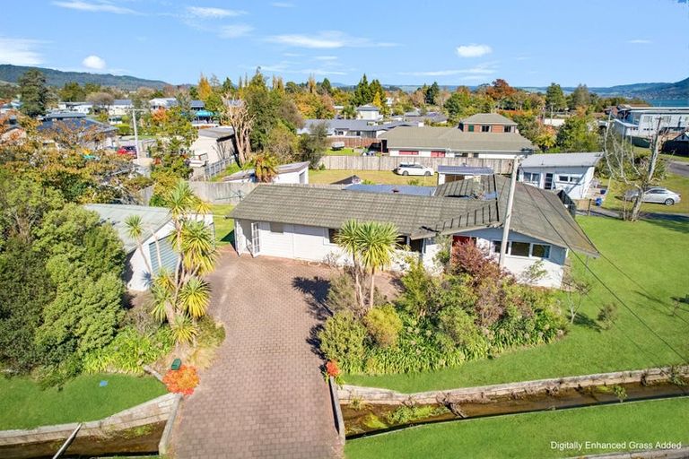 Photo of property in 20 Willow Avenue, Hannahs Bay, Rotorua, 3010