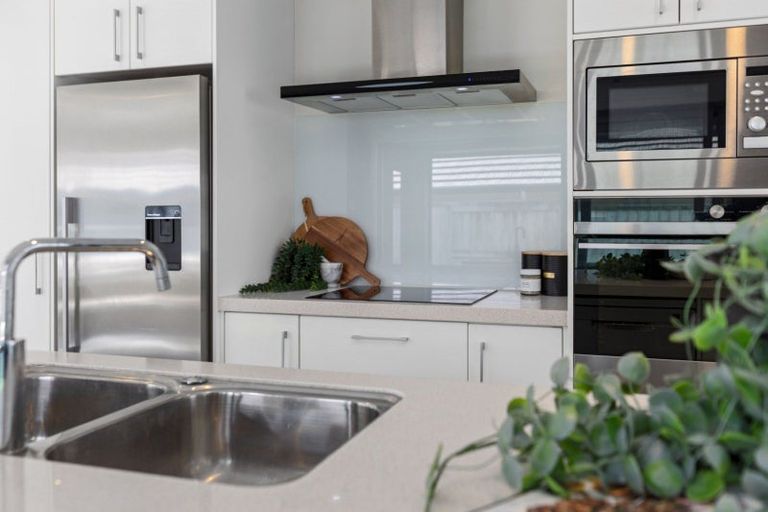 Photo of property in 10 Rochfort Crescent, Pyes Pa, Tauranga, 3112