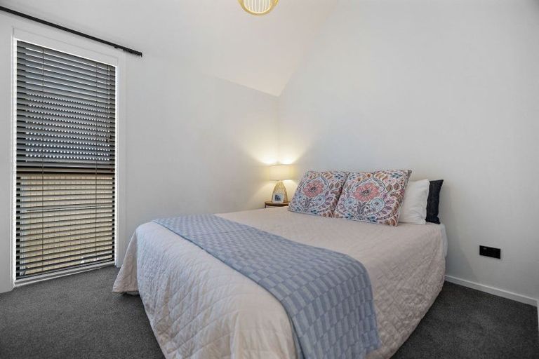 Photo of property in 2 Boulder Lane, Jacks Point, 9371