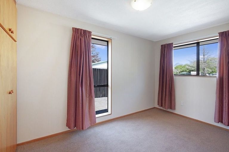 Photo of property in 1/3 Winters Road, Redwood, Christchurch, 8051
