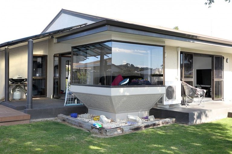 Photo of property in 28 Chester Street, Taradale, Napier, 4112