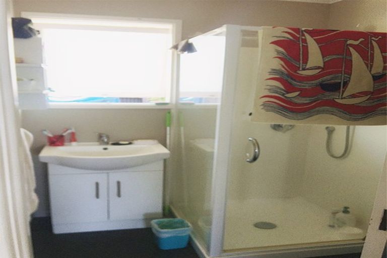 Photo of property in 5 Paine Place, Mangere, Auckland, 2022