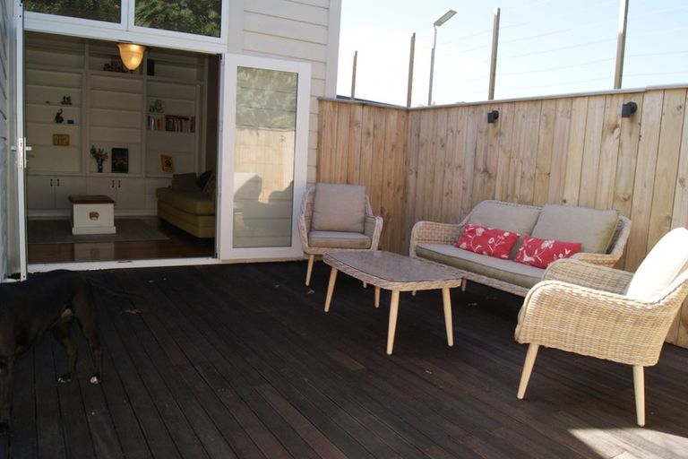Photo of property in 122a Derwent Street, Island Bay, Wellington, 6023