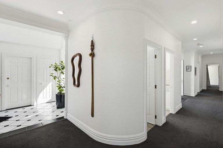Photo of property in 1 Maple Lane, Waikanae, 5036