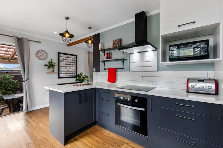 Photo of property in 2/57 Solar Road, Glen Eden, Auckland, 0602