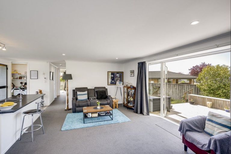 Photo of property in 12 Hetley Crescent, Taradale, Napier, 4112
