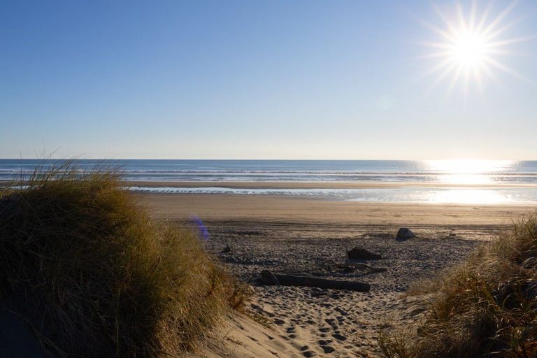 Photo of property in 2 Ocean Beach Street, Foxton Beach, Foxton, 4815