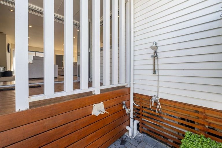 Photo of property in 9 Shelly Beach Parade, Cockle Bay, Auckland, 2014