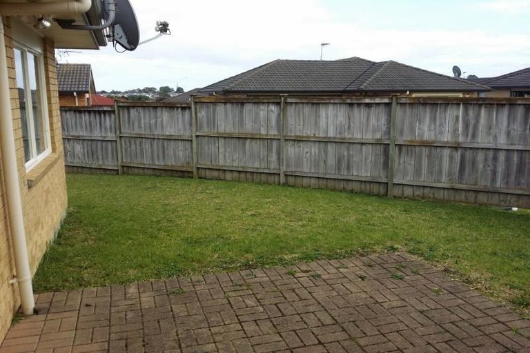 Photo of property in 20 Ashmere Lane, Weymouth, Auckland, 2103