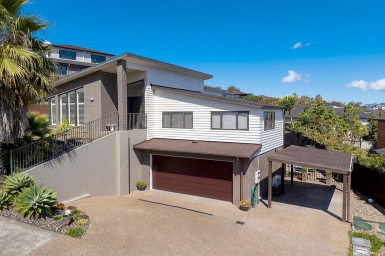 Photo of property in 77 San Marino Drive West, Henderson, Auckland, 0612